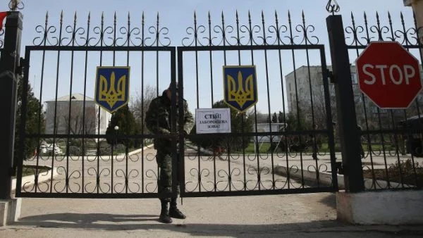 Украйна дръпна за кратко шалтера на Крим, взе и пари от Световната банка