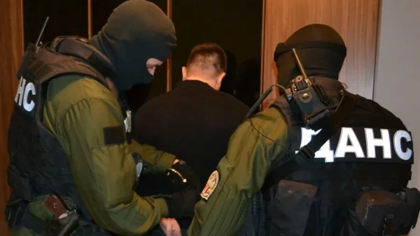 ДАНС арестува двама за търговия с гласове в Пазарджишко