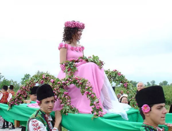 111- я Празник на розата в Казанлък започва с конкурс-спектакъл за избор на „Царица Роза 2014”