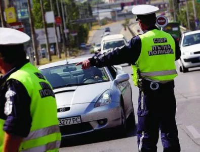Полицаите ще могат да взимат отношение по пътни нарушения, извършени пред тях