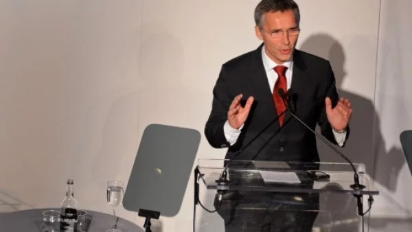 Столтенберг: НАТО ще продължи диалога с Русия, но и ще защитава съюзниците си