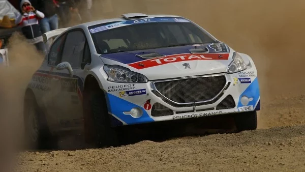 Peugeot 208 T16 дебютира с победа в рали „Акрополис“