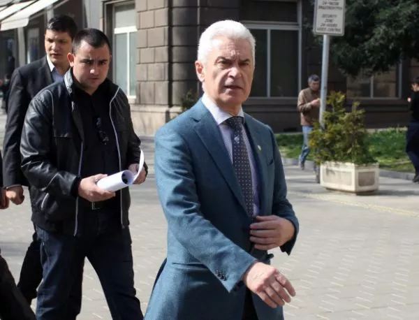 Отложиха делото срещу Сидеров за инцидента на летище Варна 