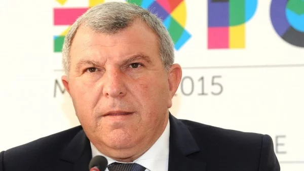 Греков продължава да не говори за оставки в Държавен фонд "Земеделие"