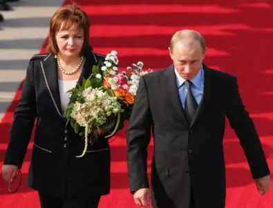 Бившата жена на Путин спешно продава апартаменти в Испания