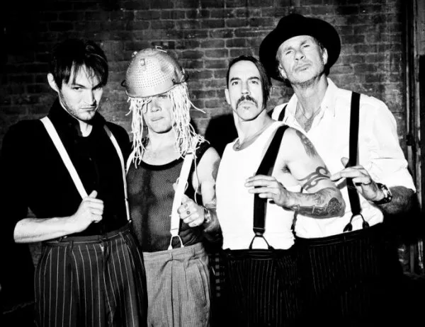 Red Hot Chili Peppers пуснаха клип към „Goodbye Angels“