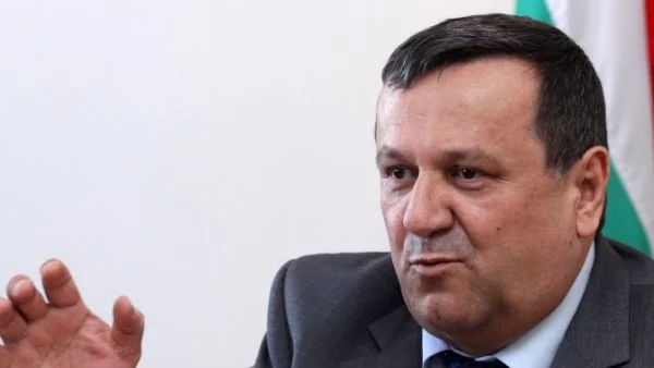 Адемов: Реформата в здравеопазването е бутафория и популизъм