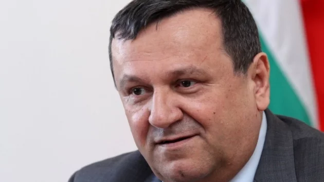Коронавирусът: Не трябва всички, завърнали се от чужбина, да се поставят под карантина