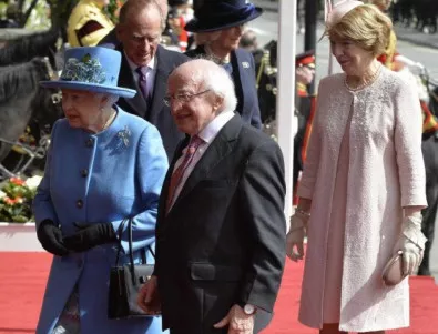 Историческа визита - ирландският президент гостува на кралица Елизабет II