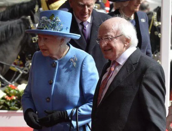 Елизабет II почете паметта на загиналите през Втората световна война