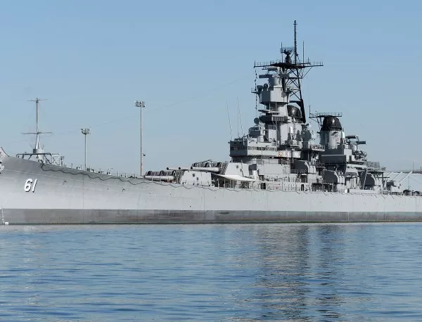 Втори американски кораб ще пристигне в Черно море