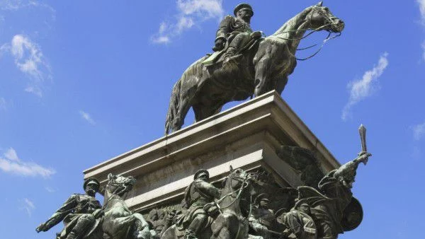 Учредителното събрание избира София за столица на Княжество България