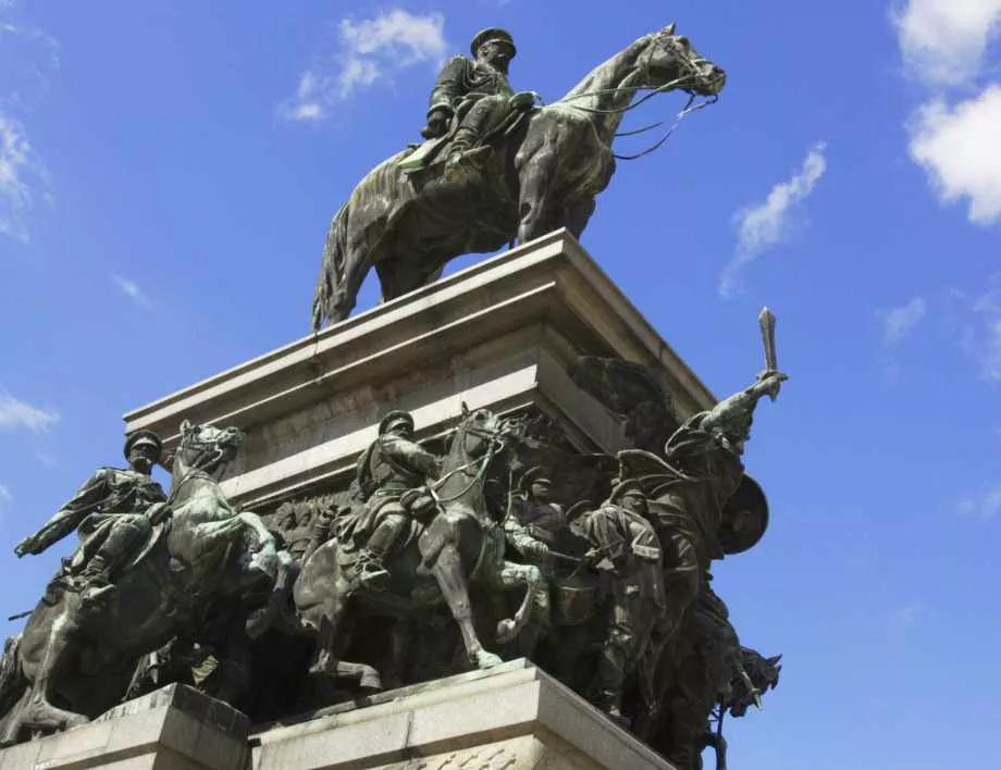 В София е открит Паметникът на Цар Освободител