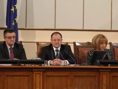 Депутатите обсъждат вота на недоверие на 23-и май 