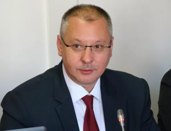 Станишев не планира оставка в БСП и ПЕС