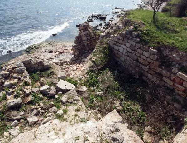 Късноантична крепост, оставена на морските стихии 