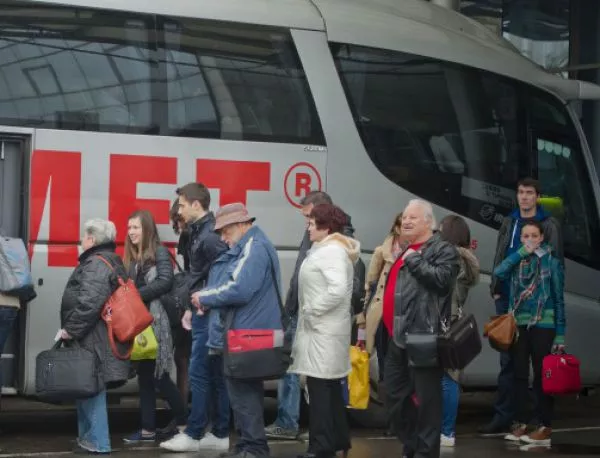 Гарата и автогарата в София са едни от най-оживените места преди празниците