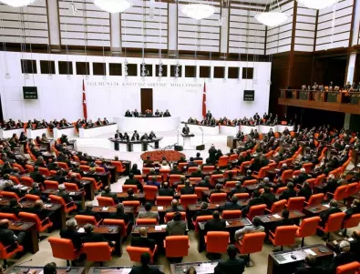 Новият турски парламент с най-много жени-депутати в историята 
