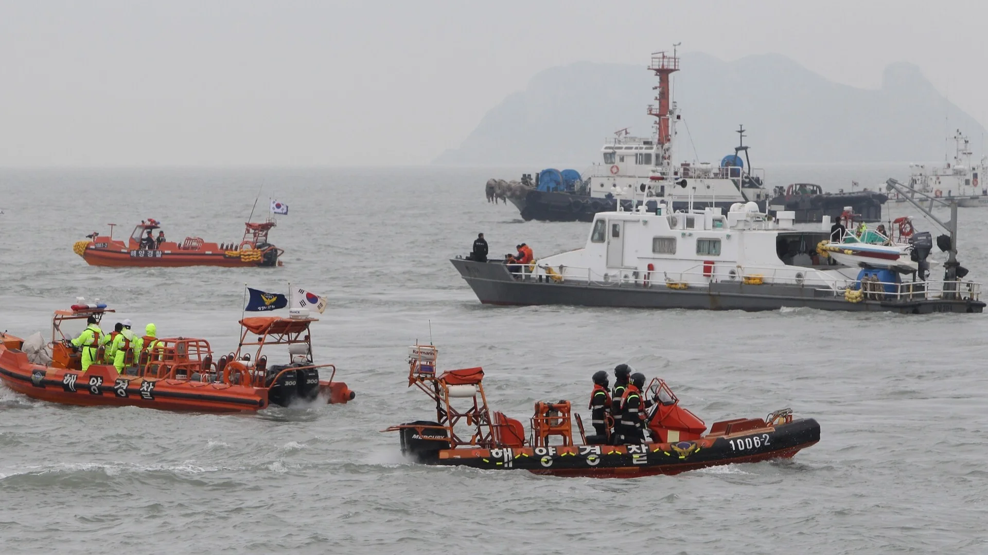 Южна Корея пусна на вода мощен боен кораб 