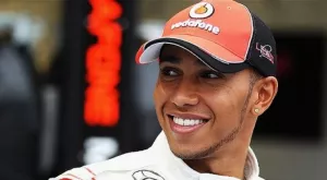 Люис Хамилтън най-бърз във втората свободна тренировка преди Гран При на Унгария