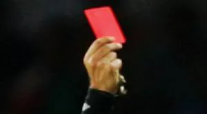 Малко грубо: Червен картон за... пръцкане