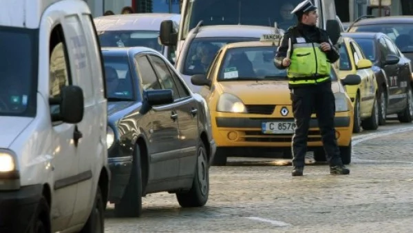 Магазини за автостъкла не издавали бележки, НАП започва проверки 