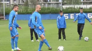 {{ otherArticle[0].article.title }}