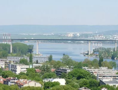 Огромно задръстване на Аспаруховия мост във Варна