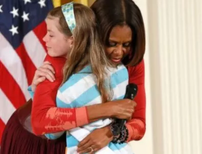 Малко момиче даде CV-то на безработния си баща на Мишел Обама