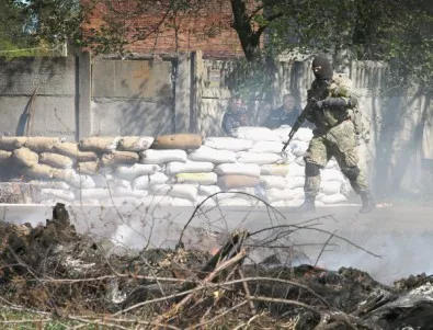 Миноментен обстрел на Славянск, в Мариопул влязоха танкове