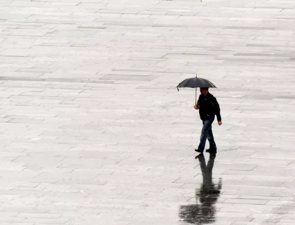 Жълт код за обилни валежи е обявен за областите Монтана и Враца