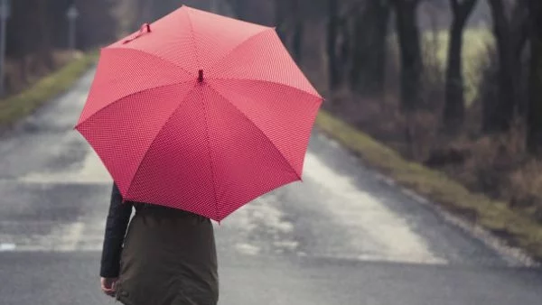 Облачно време, очакват се и валежи