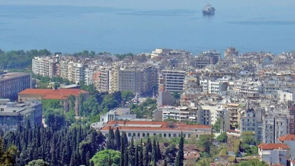 Арестуваха четирима българи за трафик на хора в Солун