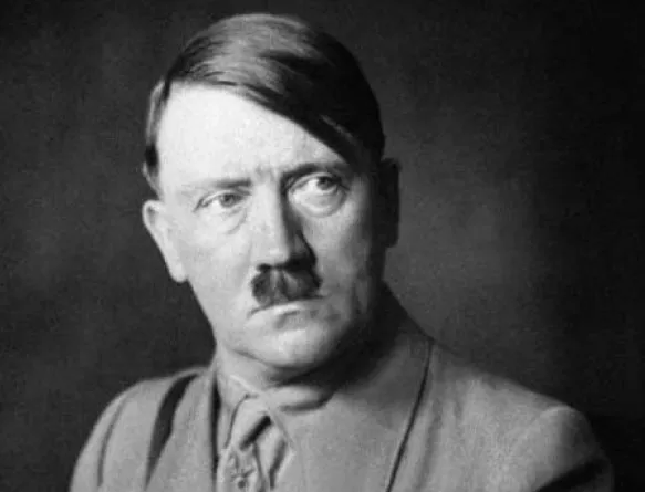 Събарят родната къща на Хитлер