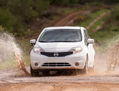 Nissan тества покритие, отблъскващо вода, кал, бактерии и други замърсявания