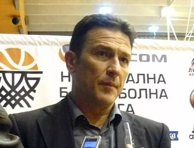 Георги Младенов не викна близнаците в националния  