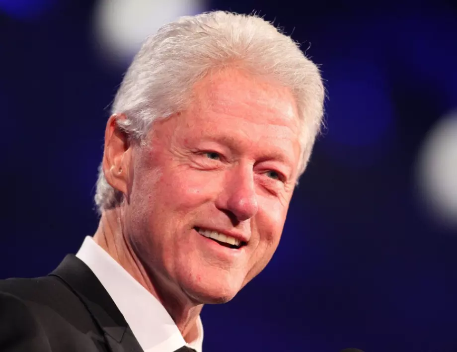 Бил Клинтън постъпи спешно в болница 