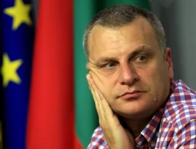 Курумбашев: Подадох оставка, защото участвам активно в предизборната кампания
