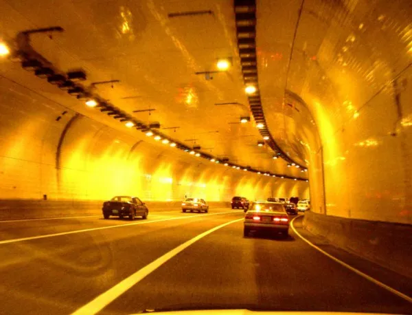 15-километровият тунел на "Струма": Как се справят по света