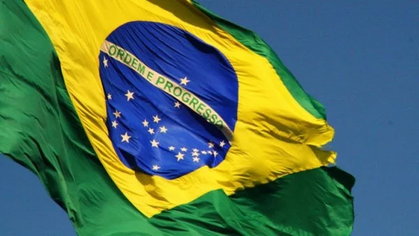 "Фич" понижи рейтинга на Бразилия на ръба на категория "боклук"