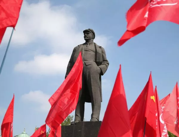 Руснаци опитаха да "възкресят" Ленин 