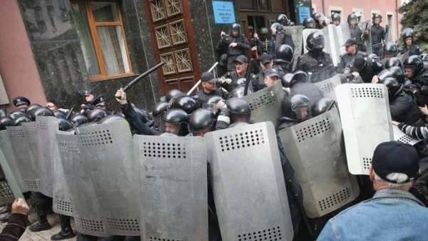 Канада дава милиони за украинската полиция