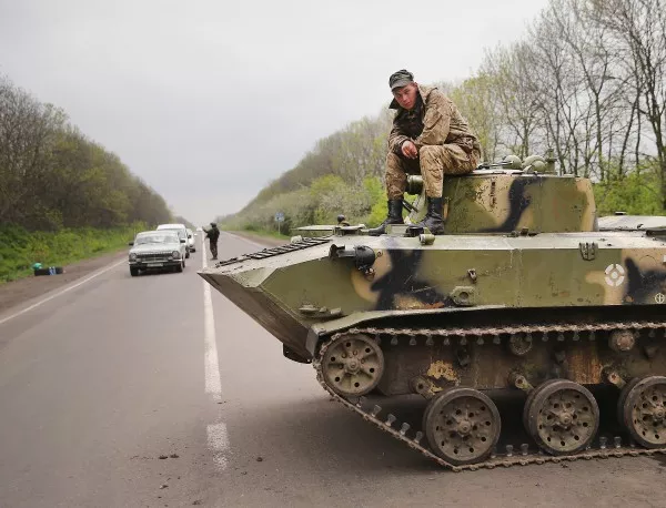 Украйна подозира, че Русия ще доставя техника на бунтовниците по хуманитарния коридор