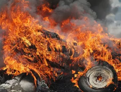 Подпалиха автомобили на гръцкото министерството на културата  