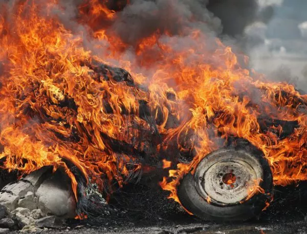 Колата на районния прокурор на Пазарджик е била запалена 