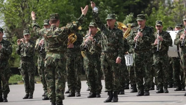 Гергьовден ще бъде украсен с музикален военен парад