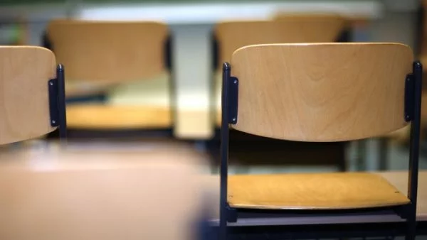Младите хора бягат от професионалното образование и индустрията