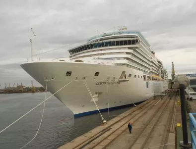 Гигантски кораб закрива сезона на круизите във Варна