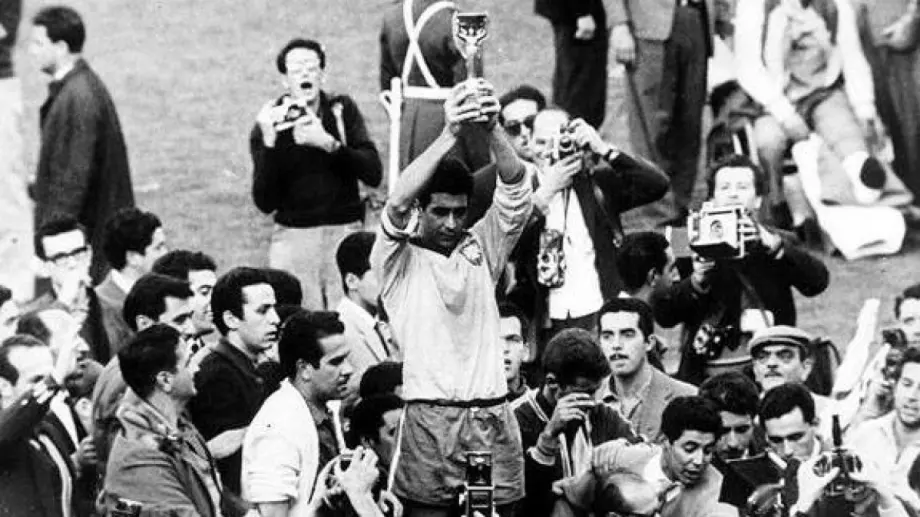 Световно първенство по футбол 1962: Недъгавият бразилец, който засенчи Пеле (ВИДЕО И СНИМКИ)