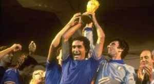 Дзоф: Нойер заслужава "Златната топка", но едва ли ще я вземе